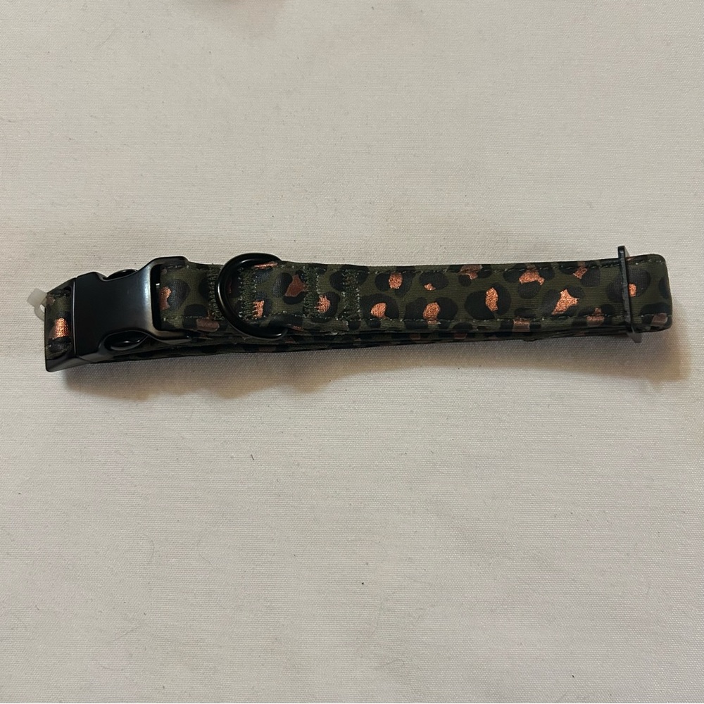 Medium Cheetah Dog Collar